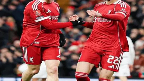 任俊霏邢珈宁冰舞搭档荣获第31名佳绩