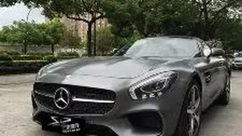 詹姆斯精准传递，戴维斯轻松完成扣篮